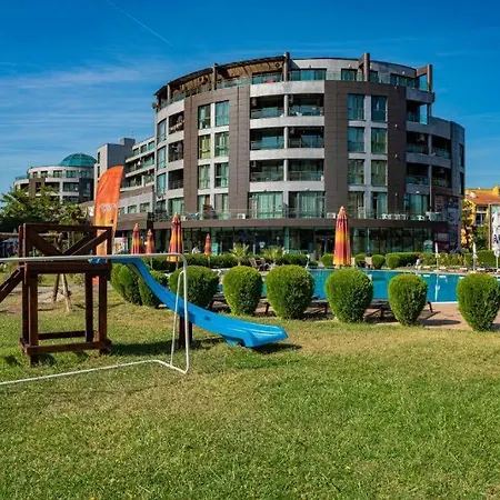 тристаен в Sunny Plaza, דירה *