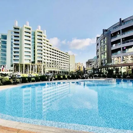тристаен в Sunny Plaza, Διαμέρισμα Σάνι Μπιτς