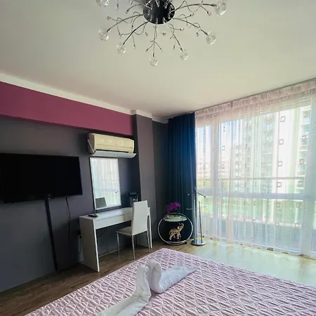 тристаен в Sunny Plaza, *