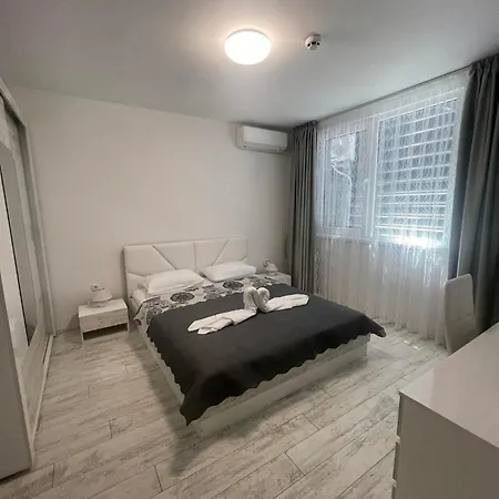 тристаен в Sunny Plaza, 公寓 *