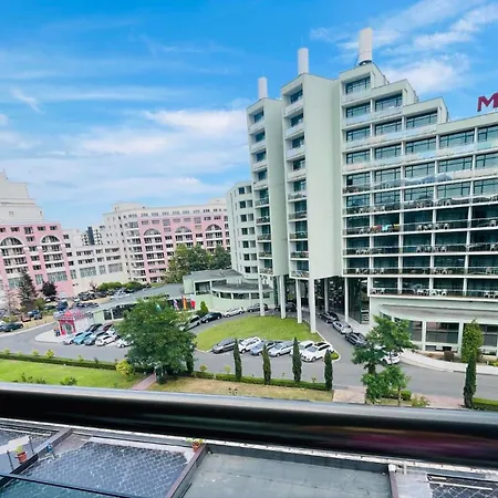 Apartment тристаен в Sunny Plaza,